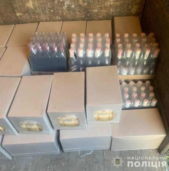 Павлоградців позбавили позбавили можливості насолоджуватися дешевим алкоголем, - конфісковано 900 пляшок