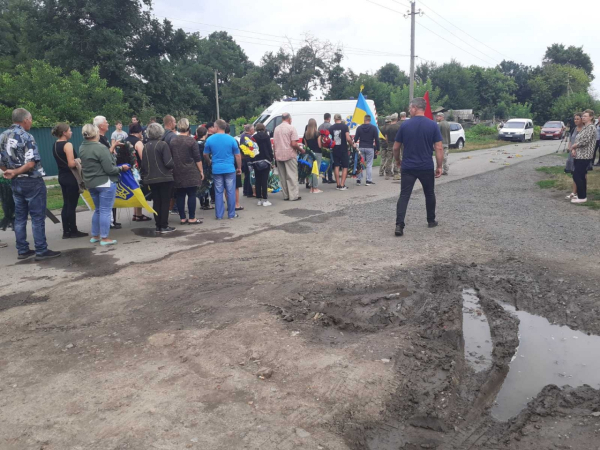 
				У громаді попрощалися із мужнім воїном Віктором Макеєвим
				