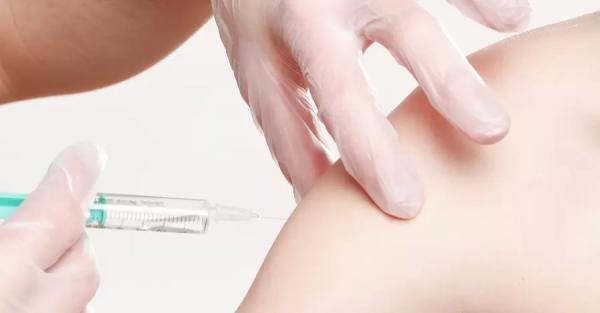 МОЗ разрешило вакцинировать подростков без справки о прививках - Коронавирус