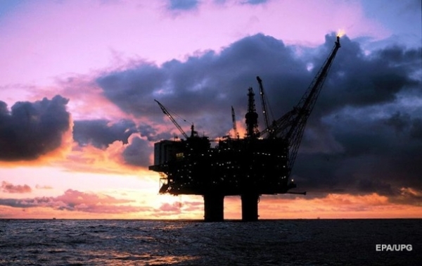Нефть упала ниже $74 впервые с конца сентября