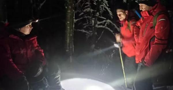 В Карпатах вторые сутки ищут  потерявшегося во время катания на снегоходах туриста  - Общество