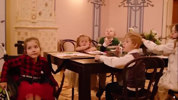 
Зеленская была знакома с погибшей в Виннице 4-летней Лизой: плачу вместе с близкими. Видео - Новости Мелитополя
