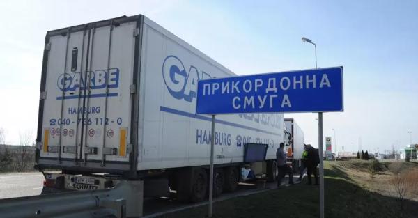 На трех пунктах пропуска тысяча грузовиков ожидает выезда из Польши в Украину - Общество