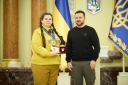 
				Президент нагородив Наталю Мироненко орденом княгині Ольги ІІ ступеня
				
