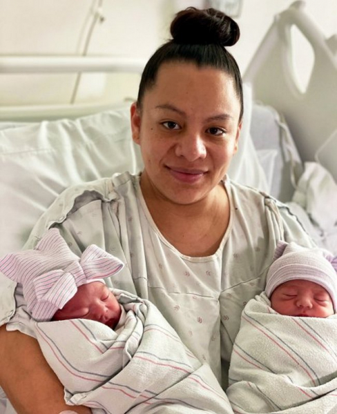 В США женщина родила двойню в разные годы с разницей в 15 минут