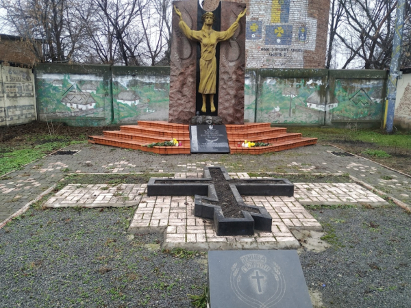 
				У Миргороді вшанували пам’ять загиблих від Голодомору
				