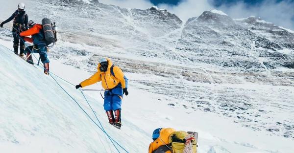 Альпинист из Одессы покорил Эверест за 26 дней - Общество