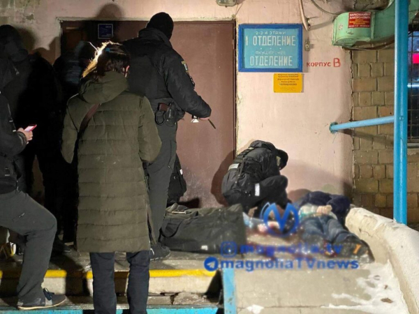 В Киеве на крыльце больницы застрелился мужчина
