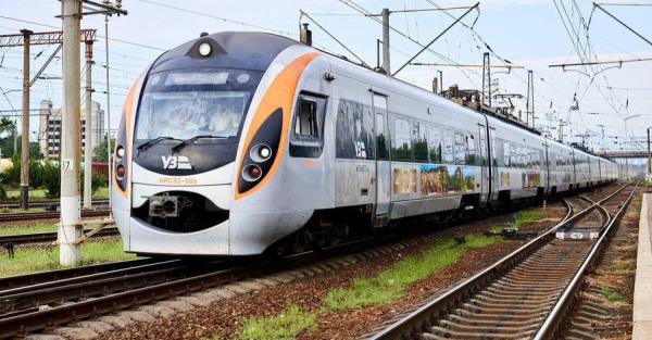 Укрзализныця сообщила о задержке поездов из-за травмирования человека на путях в Польше - Общество
