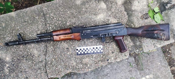 На Дніпропетровщині чоловіка затримали за продаж автоматичної зброї | новини Дніпра
