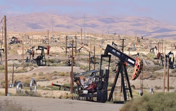 Нефть ускорила падение на фоне заявлений Нетаньяху