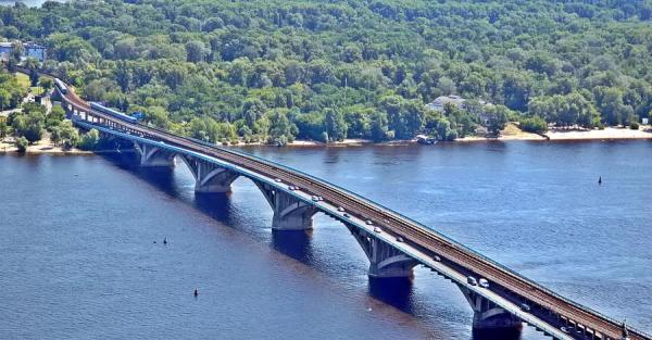 «Киевавтодор» объявил тендер на ремонт "уставшего" моста Метро за 2 млрд грн - Общество