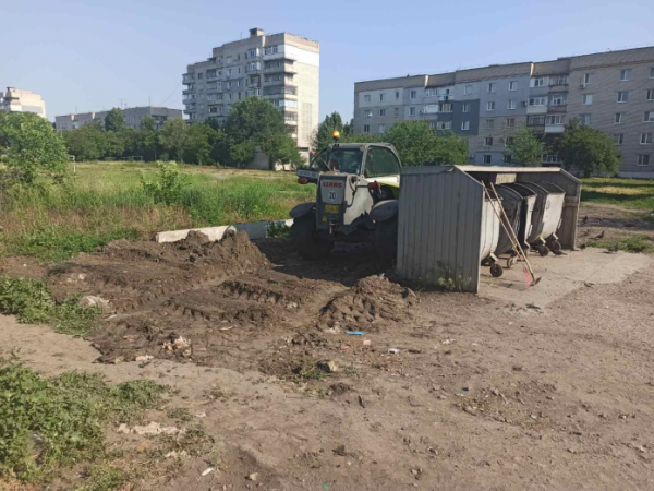 Рівняємось на Європу: ТОВ “Еко-комунтранс просить мешканців Павлограда не ламати огорожу сміттєвих майданчиків та не трощити контейнери